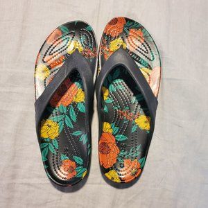 NWOT crocs kadee II printed floral flip